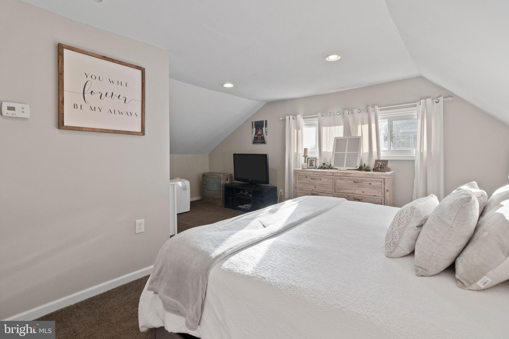 57 Idolstone Road Levittown, PA 19057 - Photo 9 of 28 Gallery Image 9