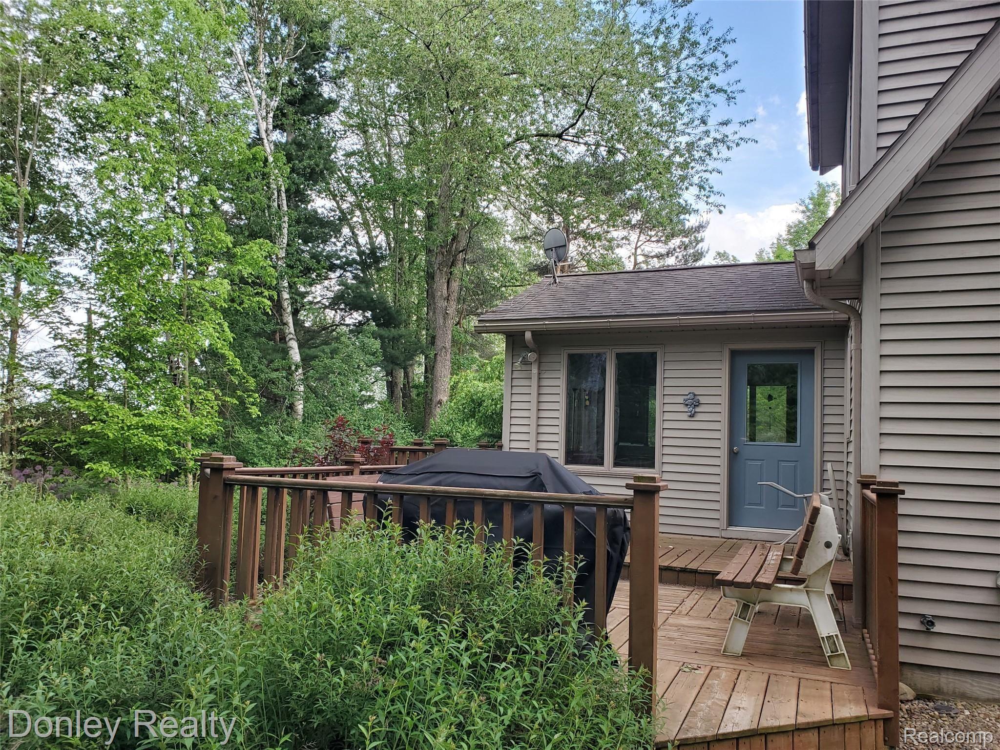 5670 Lynd Road Marlette, MI 48453 - Photo 26 of 34 20210526_182249.jpg