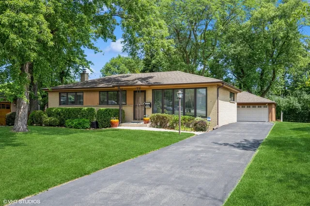 $550,000 | 2530 Donald Court, Glenview, IL 60025
