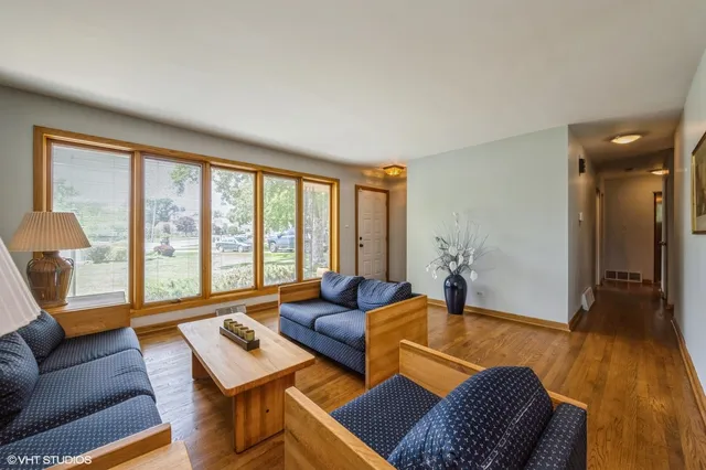 $550,000 | 2530 Donald Court, Glenview, IL 60025