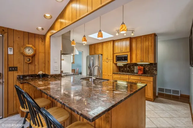 $550,000 | 2530 Donald Court, Glenview, IL 60025