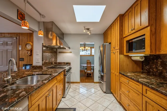 $550,000 | 2530 Donald Court, Glenview, IL 60025