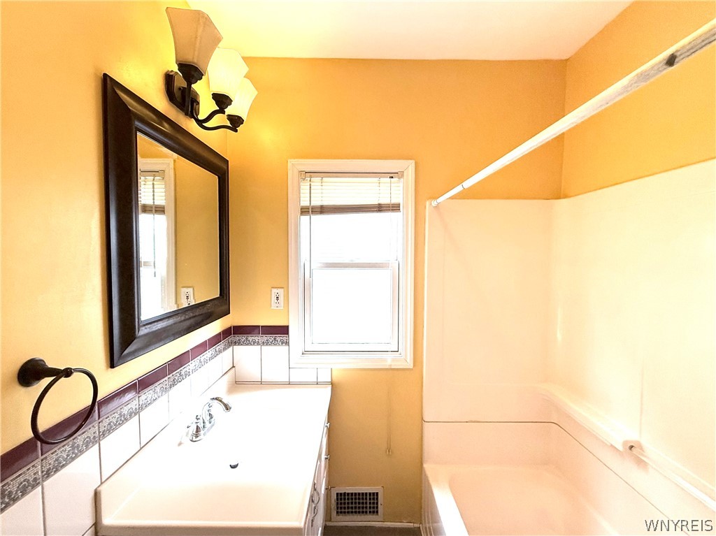 46 Cunard Road Buffalo, NY 14216 - Photo 21 of 41