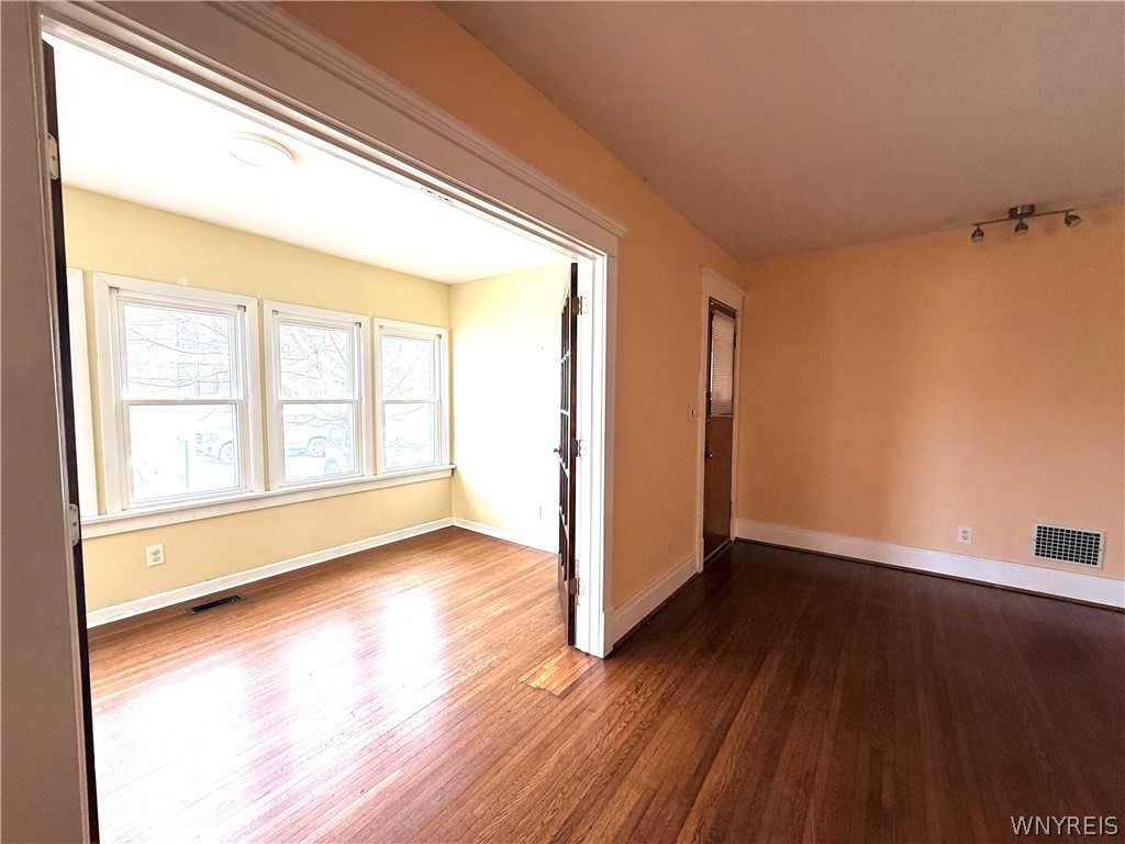 46 Cunard Road Buffalo, NY 14216 - Photo 7 of 41