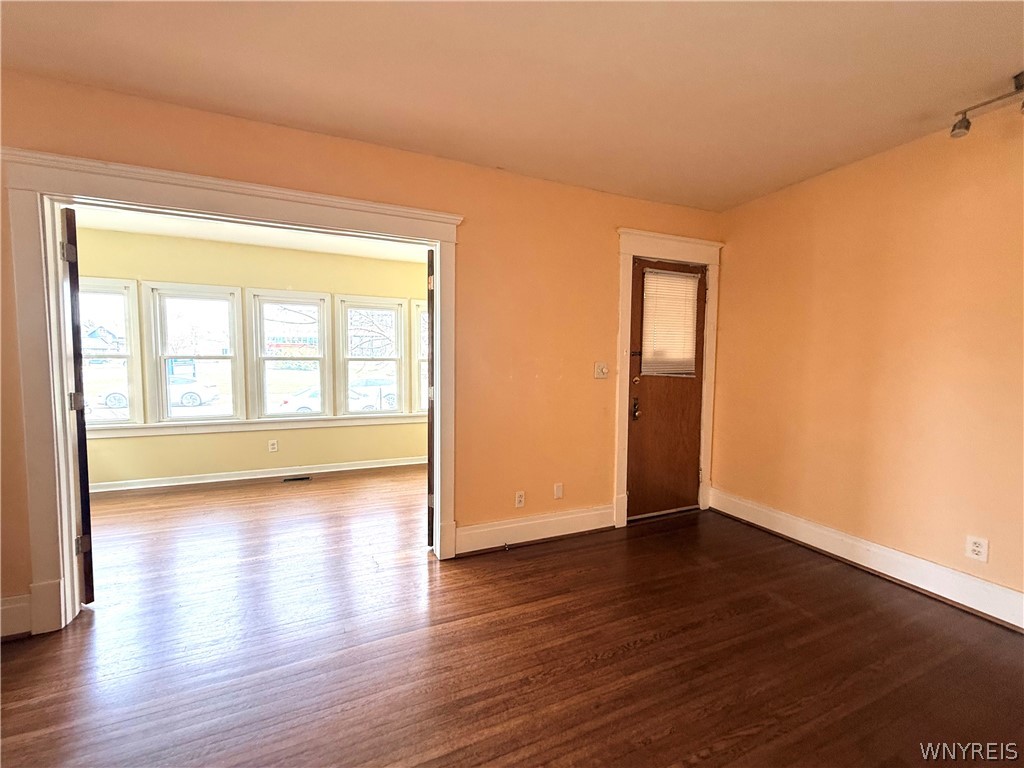 46 Cunard Road Buffalo, NY 14216 - Photo 8 of 41