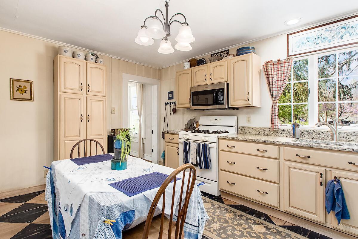 2367 Stratford Road Delaware, OH 43015 - Photo 16 of 101 Gallery Image 16