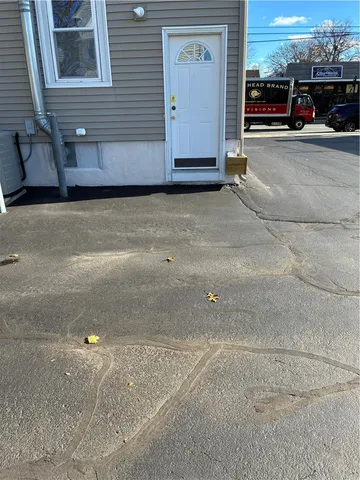 $1,600 | 1 Rolfe Square, Unit 2, Cranston, RI 02910