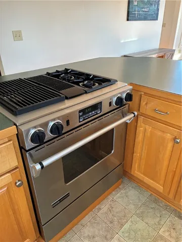 $1,800 | 1 Rolfe Square, Unit 2, Cranston, RI 02910