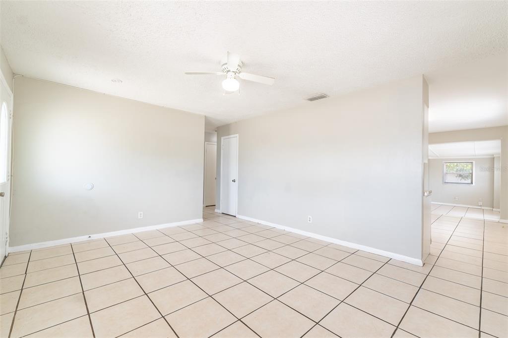 6001 Crestridge Road Tampa, FL 33634 - Photo 5 of 29