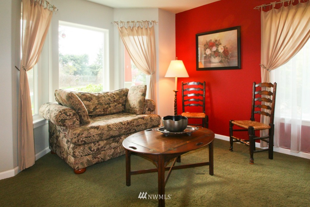 2320 Northeast 11th Court Renton, WA 98056 - Photo 2 of 15