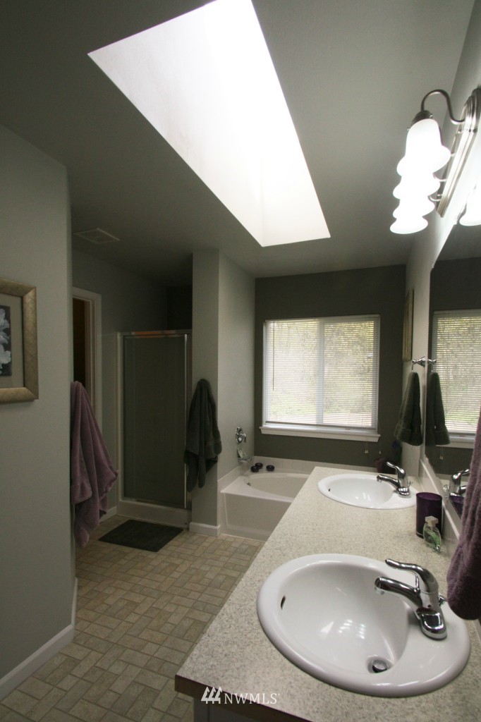 2320 Northeast 11th Court Renton, WA 98056 - Photo 11 of 15