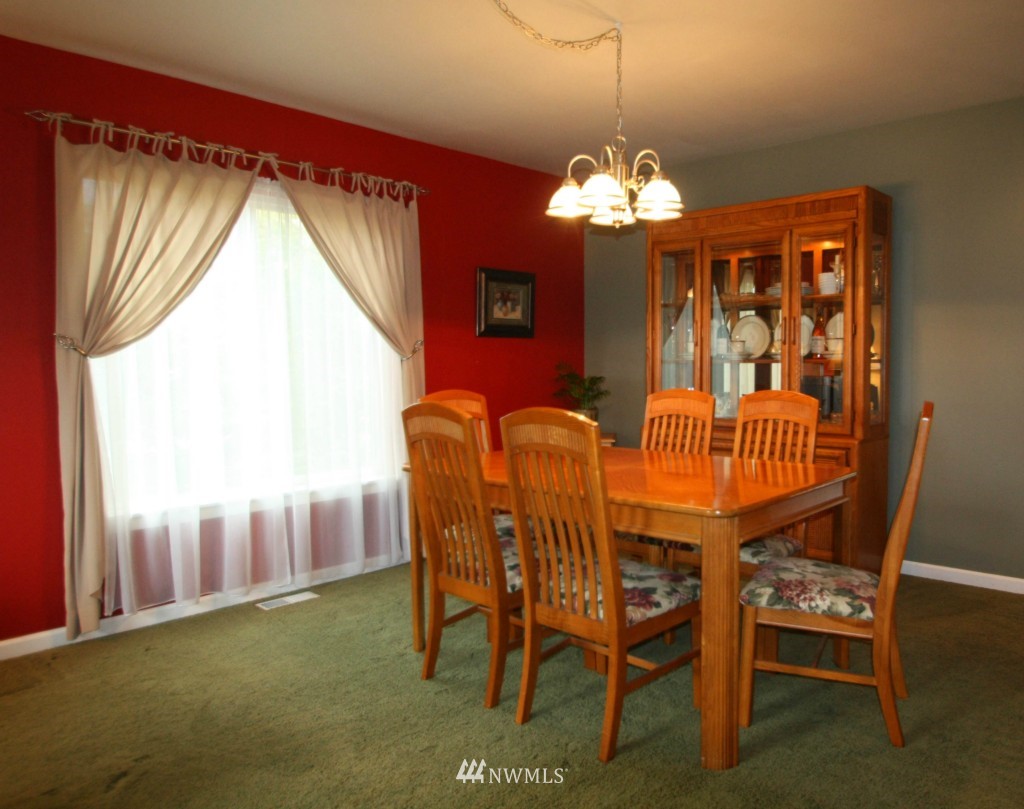 2320 Northeast 11th Court Renton, WA 98056 - Photo 3 of 15