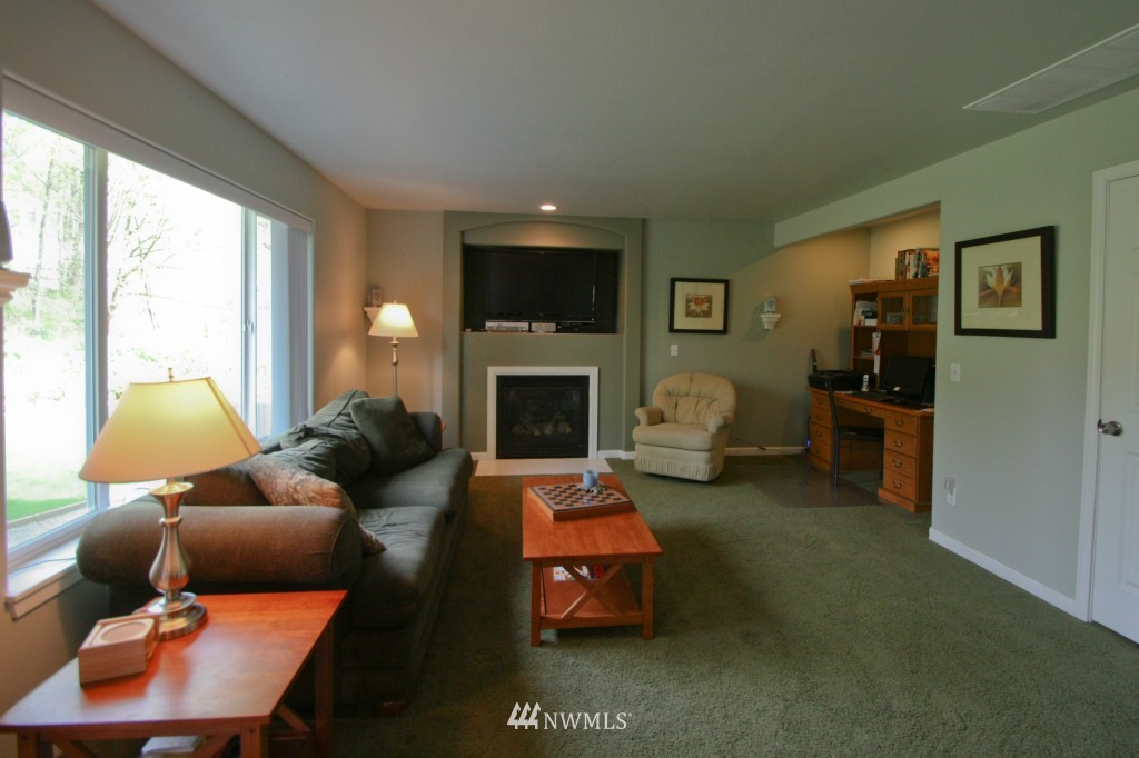 2320 Northeast 11th Court Renton, WA 98056 - Photo 7 of 15