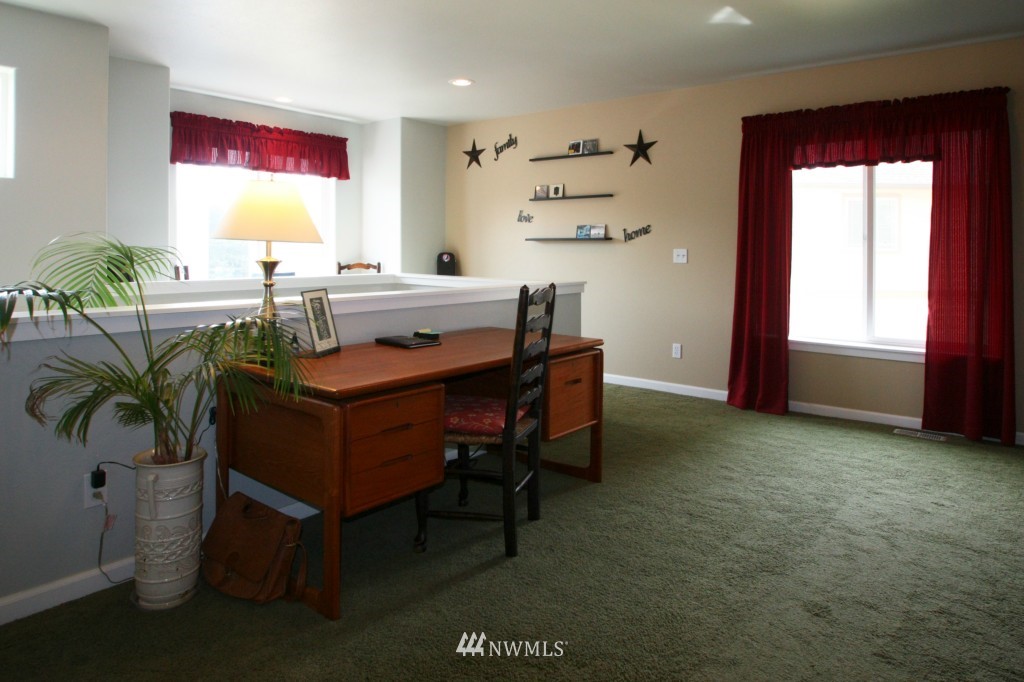 2320 Northeast 11th Court Renton, WA 98056 - Photo 8 of 15