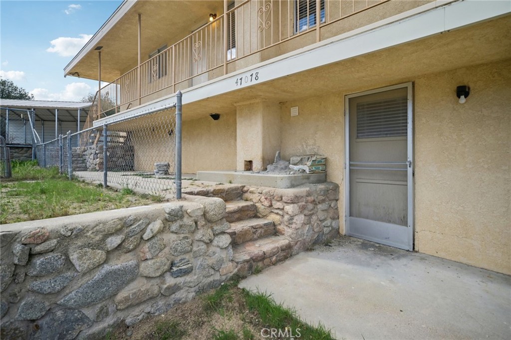 47078 Kings Canyon Road Lancaster, CA 93536 - Photo 4 of 63 a view of white house
