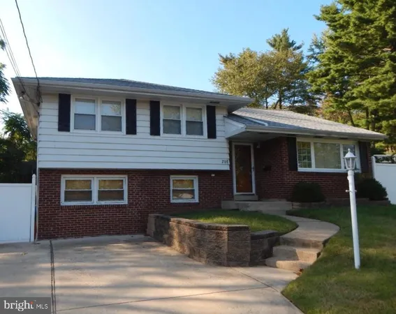 $3,200 | 208 Kingsport Road, Cherry Hill, NJ 08034