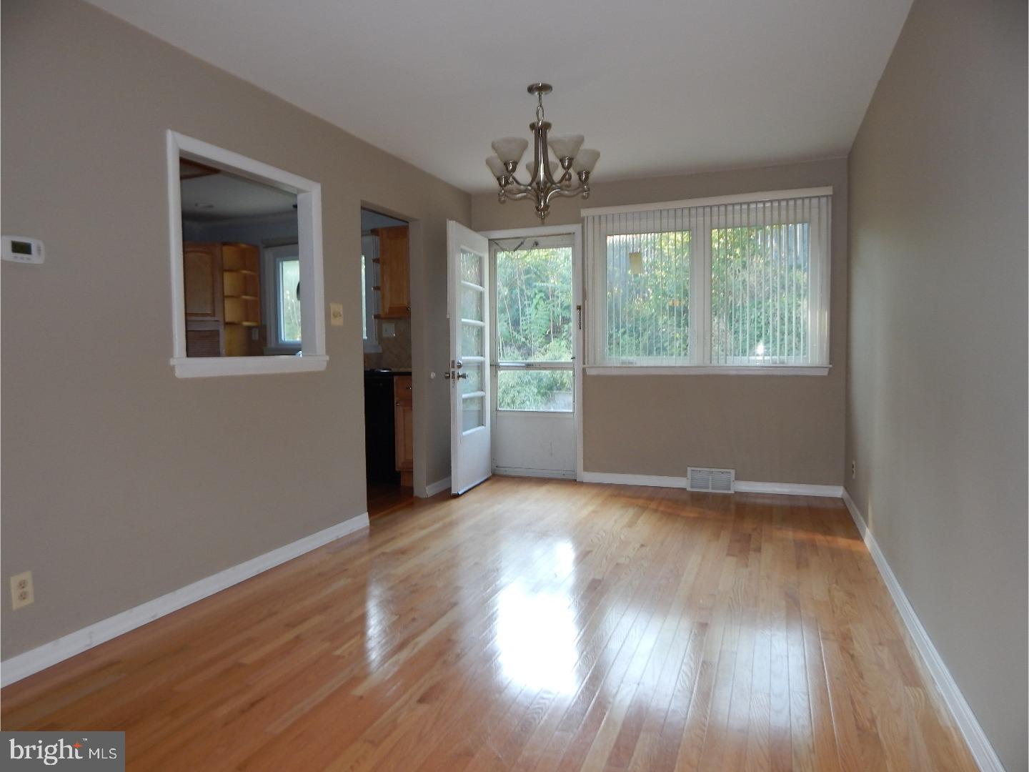 208 Kingsport Road Cherry Hill, NJ 08034 - Photo 4 of 17 Dining Room