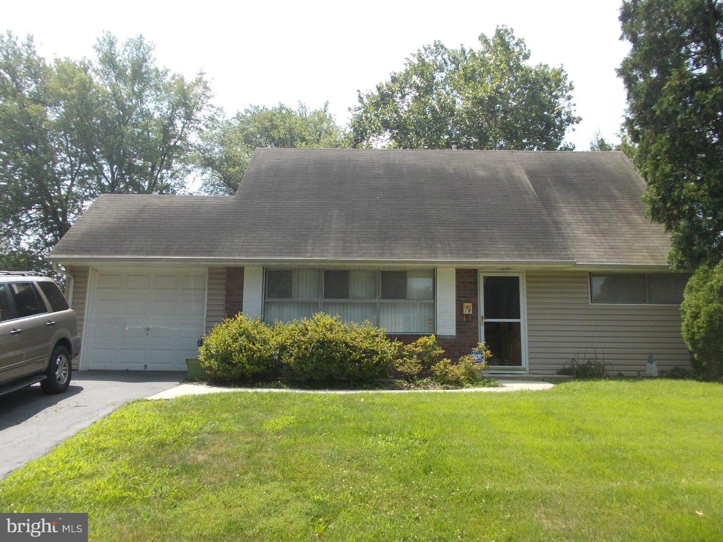 78 Long Loop Road Levittown, PA 19056 - Photo 3 of 22 Exterior Front