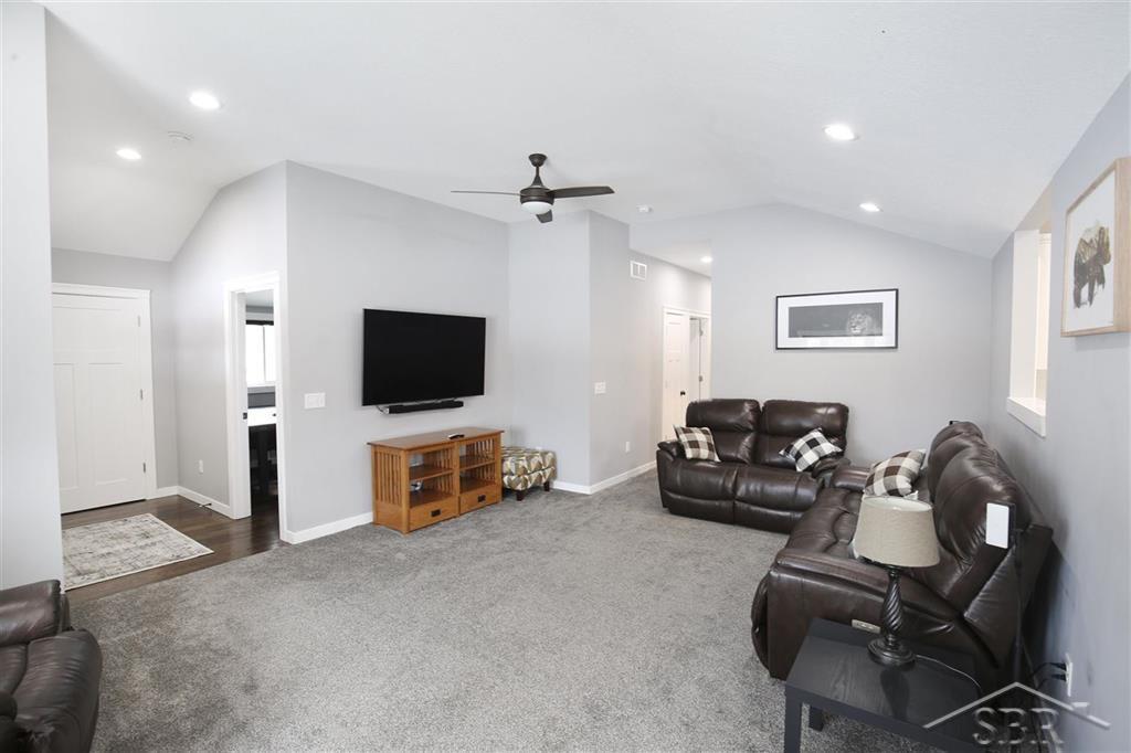 4604 North Sturgeon Road Midland, MI 48642 - Photo 5 of 40 50069774-4.JPG