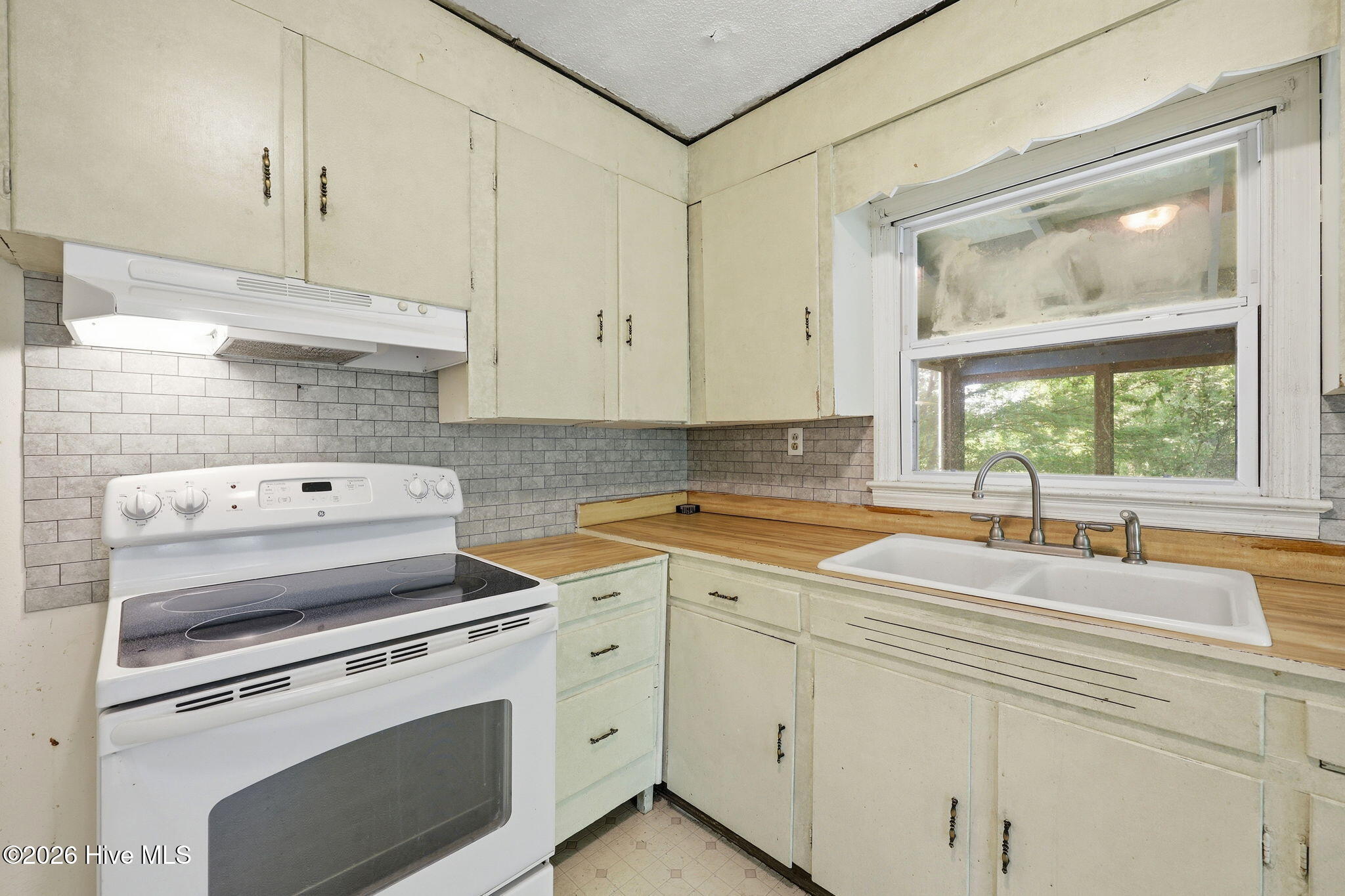 632 East Ocean Road Holly Ridge, NC 28445 - Photo 13 of 49