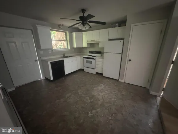 $1,100 | 131 Smith Street, Unit B3, Dunmore, PA 18512
