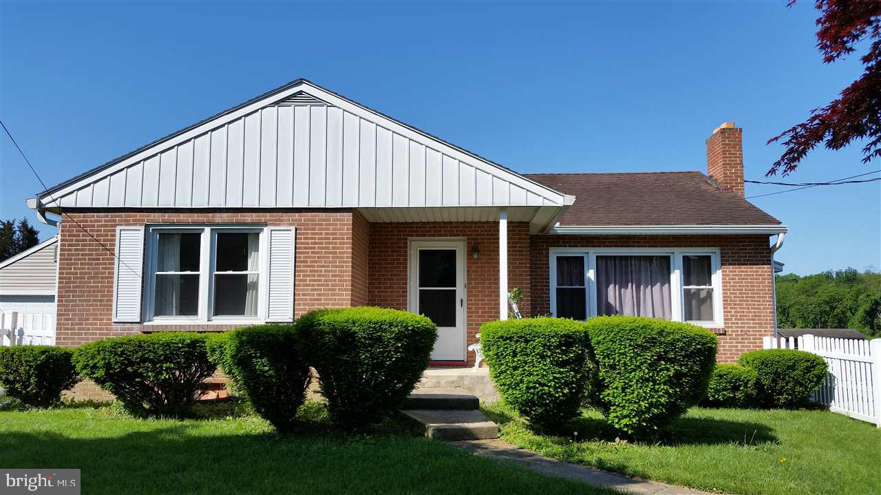 478 Locust Grove Road York, PA 17402 - Photo 1 of 25 Gallery Image 1