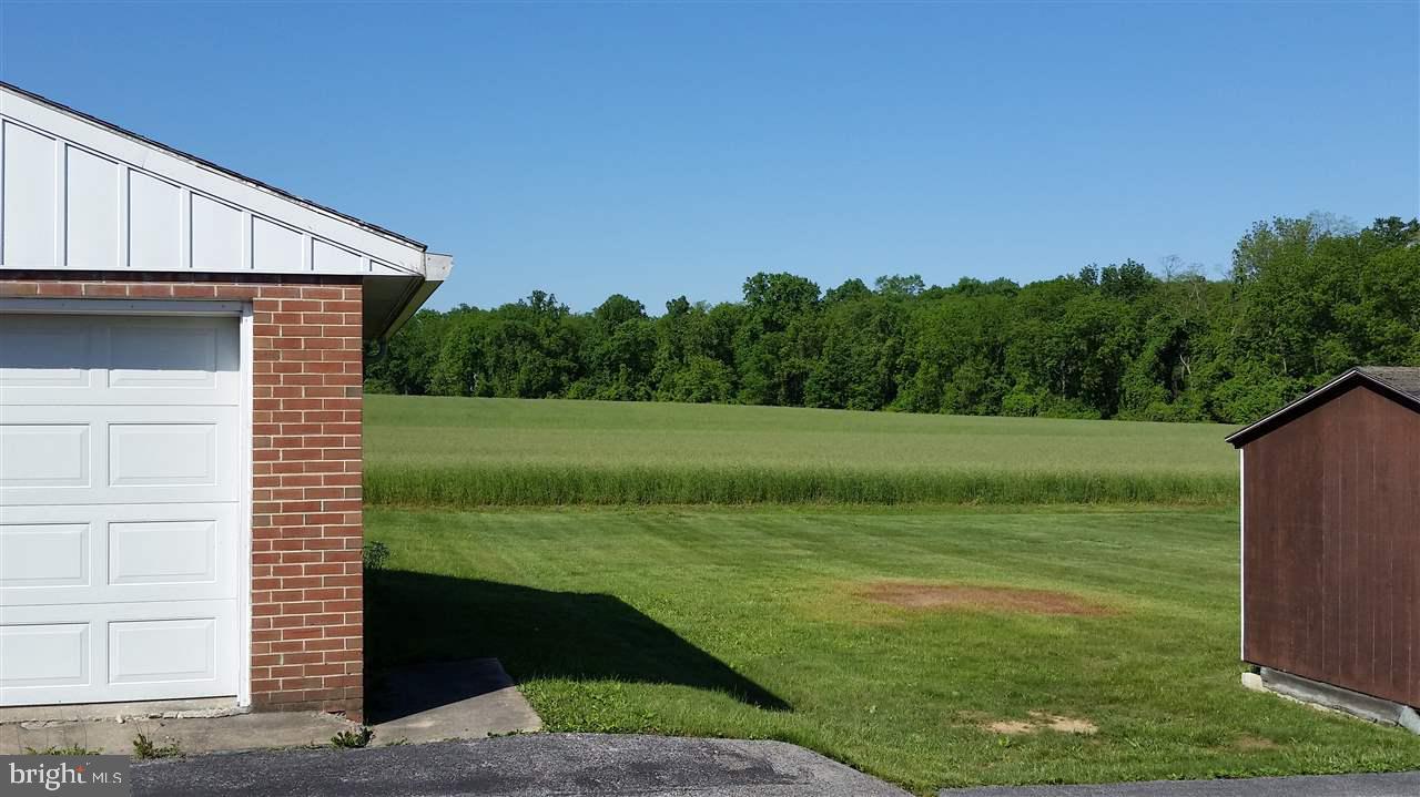 478 Locust Grove Road York, PA 17402 - Photo 7 of 25 Gallery Image 7