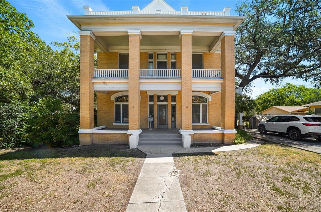 504 South Main Street Lockhart, TX 78644 - Photo 5 of 40