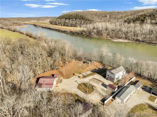 $699,000 | 16100 Channel Lane, Henley, MO 65040
