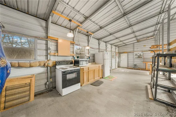 $699,000 | 16100 Channel Lane, Henley, MO 65040