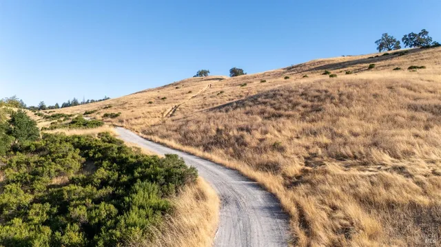 $6,950,000 | 29810 River Road, Cloverdale, CA 95425