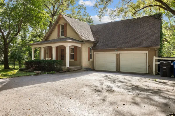 $285,000 | 1100 34th Avenue, Moline, IL 61265