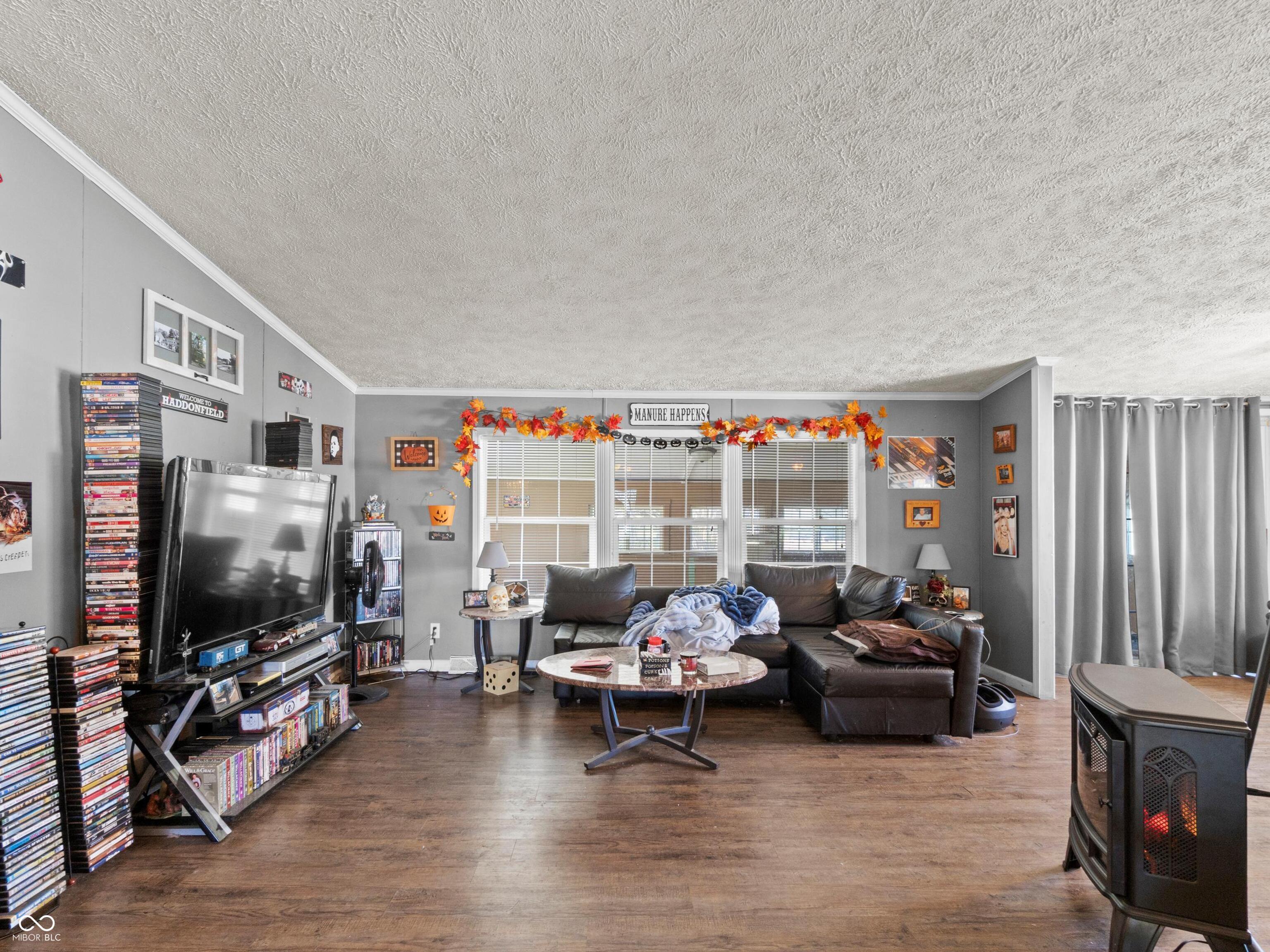 928 South Broadway Street Pendleton, IN 46064 - Photo 3 of 15