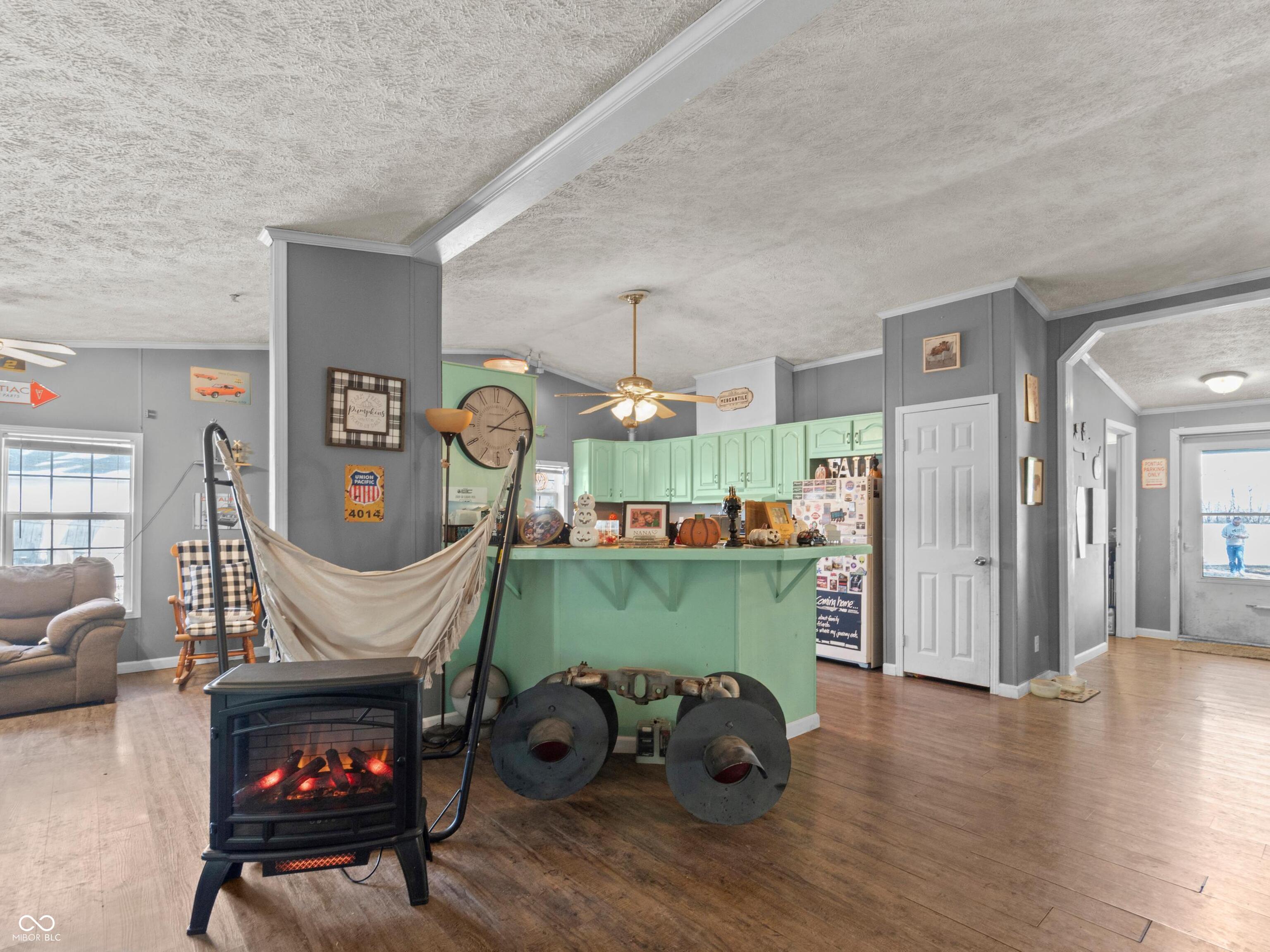 928 South Broadway Street Pendleton, IN 46064 - Photo 4 of 15