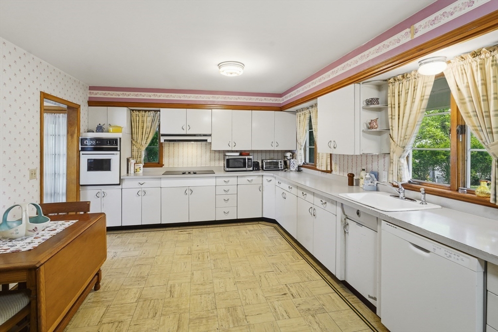 5-7 Slater Street Webster, MA 01570 - Photo 5 of 42