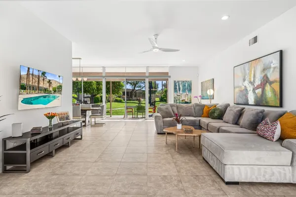 $999,990 | 72229 El Paseo, Unit 1715, Palm Desert, CA 92260