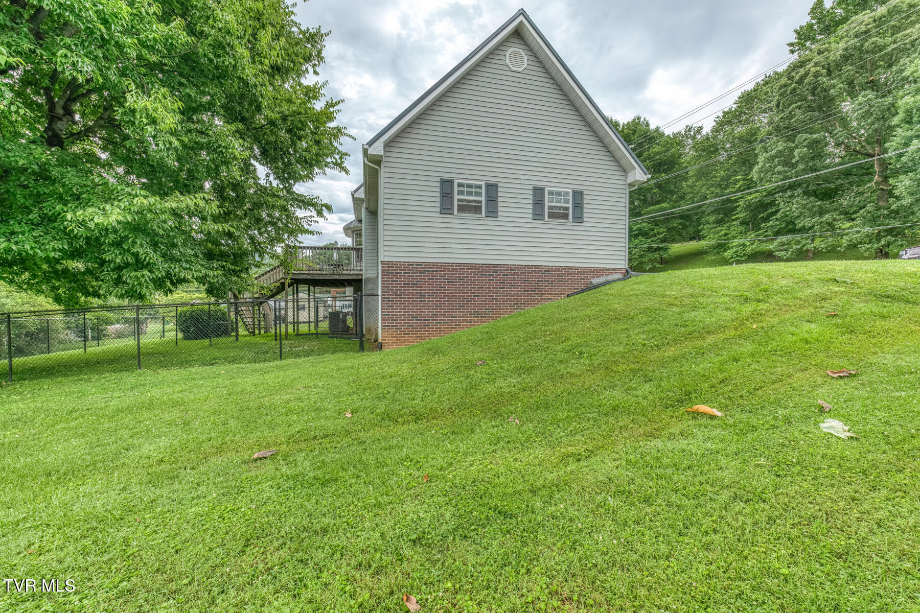 807 North Mohawk Drive Erwin, TN 37650 - Photo 30 of 39 807 N Mohawk Dr-36