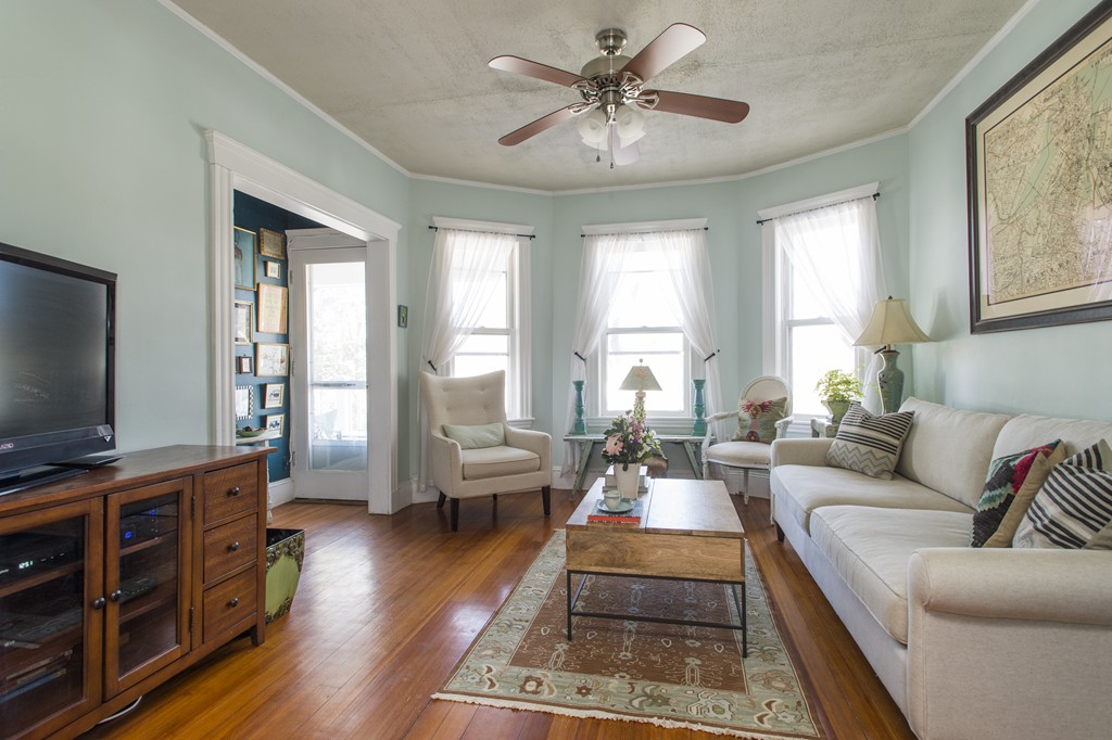 215 Crafts Road, Unit 2 Brookline, MA 02467 - Photo 2 of 13