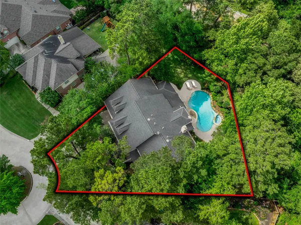 $1,125,000 | 19 Millwright Place, The Woodlands, TX 77382