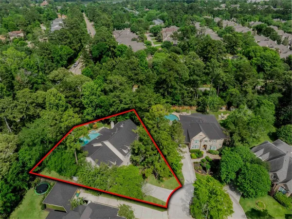 $1,125,000 | 19 Millwright Place, The Woodlands, TX 77382