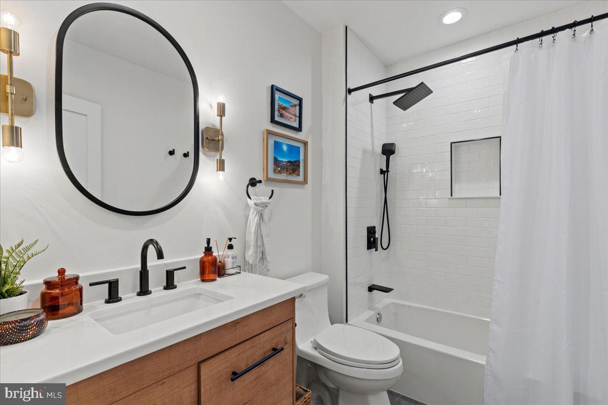 3424 Toone Street Baltimore, MD 21224 - Photo 13 of 87 Bedroom 1 / Office Bath (Full) 1/4