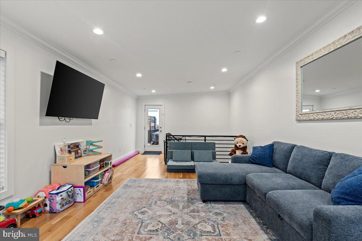 3424 Toone Street Baltimore, MD 21224 - Photo 68 of 87 Additional Living Room - 4th Floor
