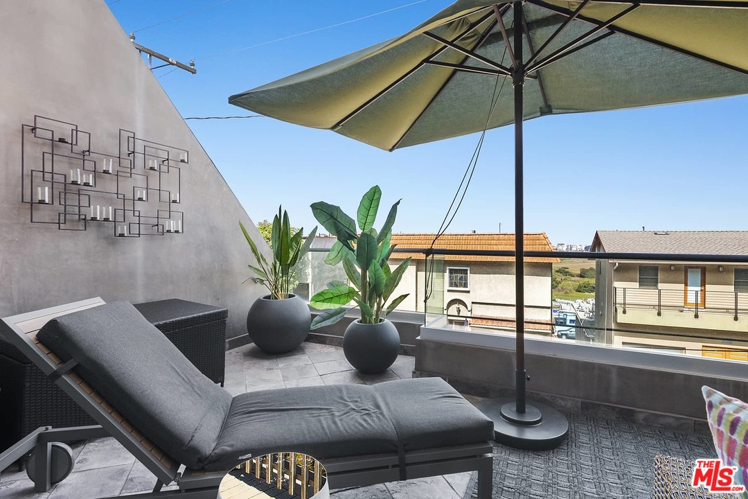368 Pershing Drive Playa del Rey, CA 90293 - Photo 5 of 13