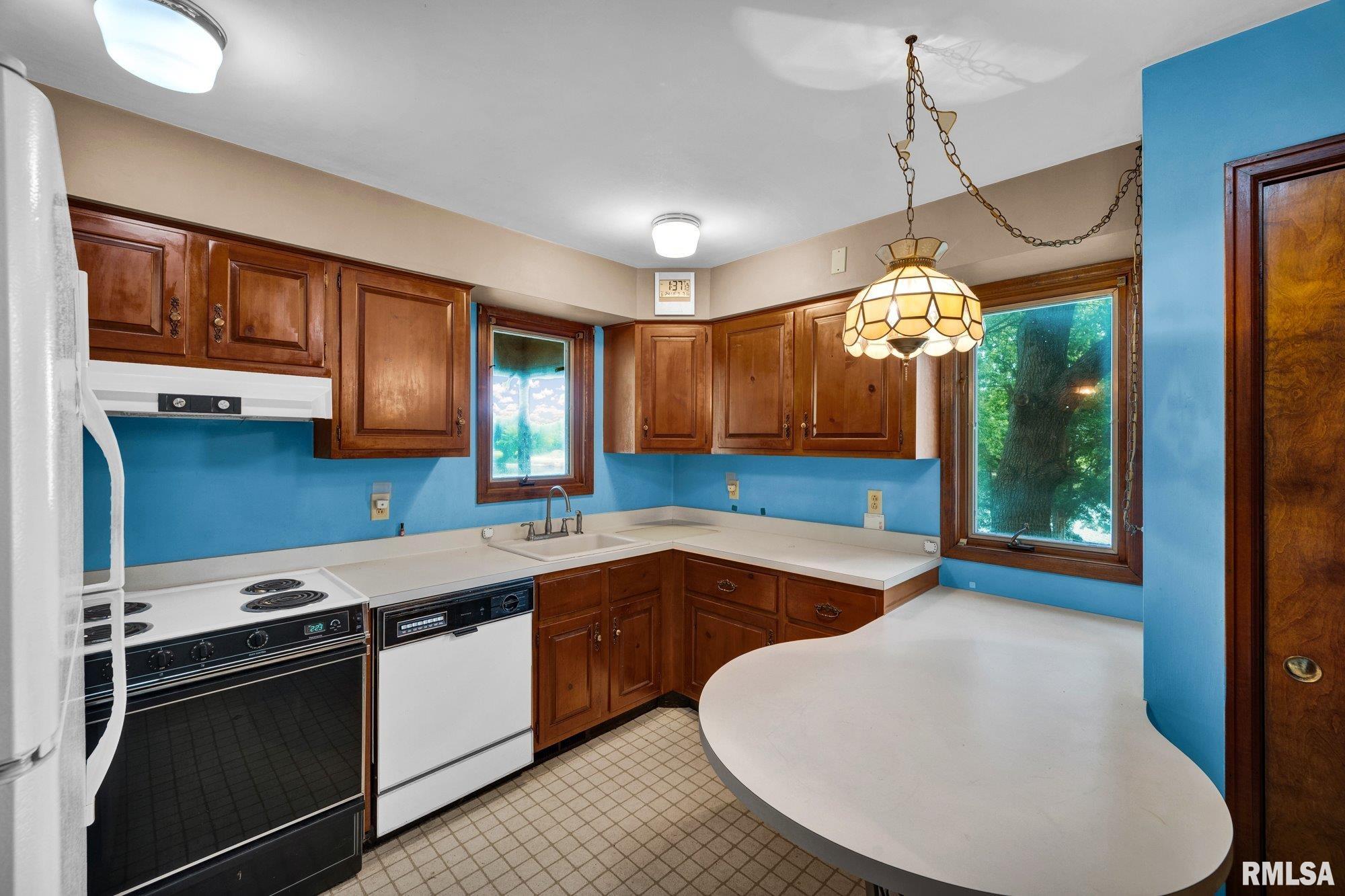 4330 South Banbury Cove Mapleton, IL 61547 - Photo 15 of 44