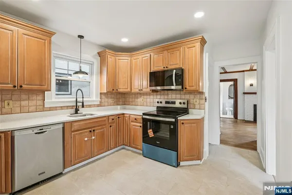 $489,000 | 8 North Elk Avenue, Dover, NJ 07801