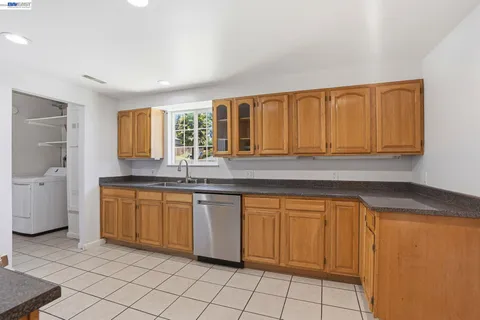 $948,000 | 2102 Overhill Road, Concord, CA 94520