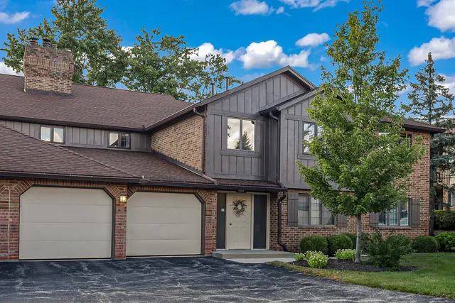 $269,900 | 13154 North Country Club Court, Unit 2B, Palos Heights, IL 60463