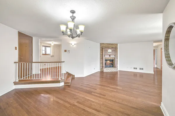 $269,900 | 13154 North Country Club Court, Unit 2B, Palos Heights, IL 60463
