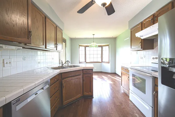 $269,900 | 13154 North Country Club Court, Unit 2B, Palos Heights, IL 60463