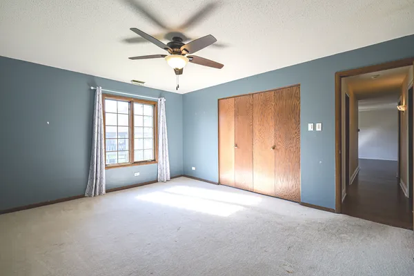 $269,900 | 13154 North Country Club Court, Unit 2B, Palos Heights, IL 60463